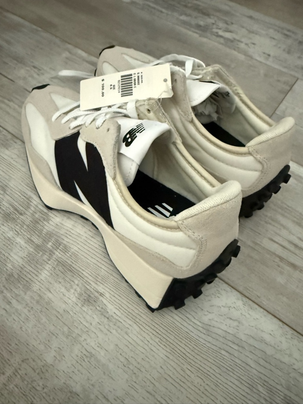 New Balance Black and White 327 Sneakers Size 6.5 NWT - Picture 3 of 6
